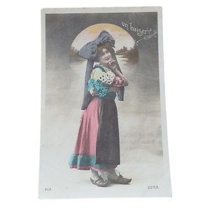 RPPC Vintage Pretty Dutch Girl with a Huge Bow Shoes Un Baiser One Kiss 1930